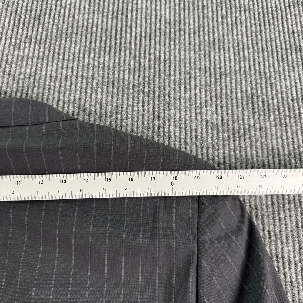 Giorgio Armani Collezioni Sport Coat 40R Gray Charcoal Striped Wool Italy Blazer